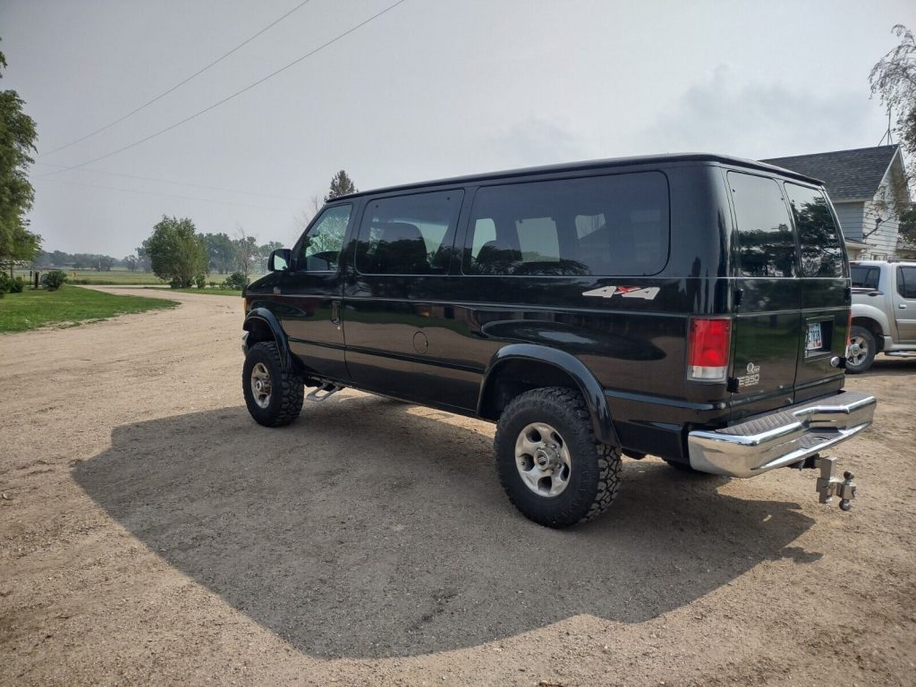 2001 Ford E-350 camper [Quigley 4×4 conversion package]