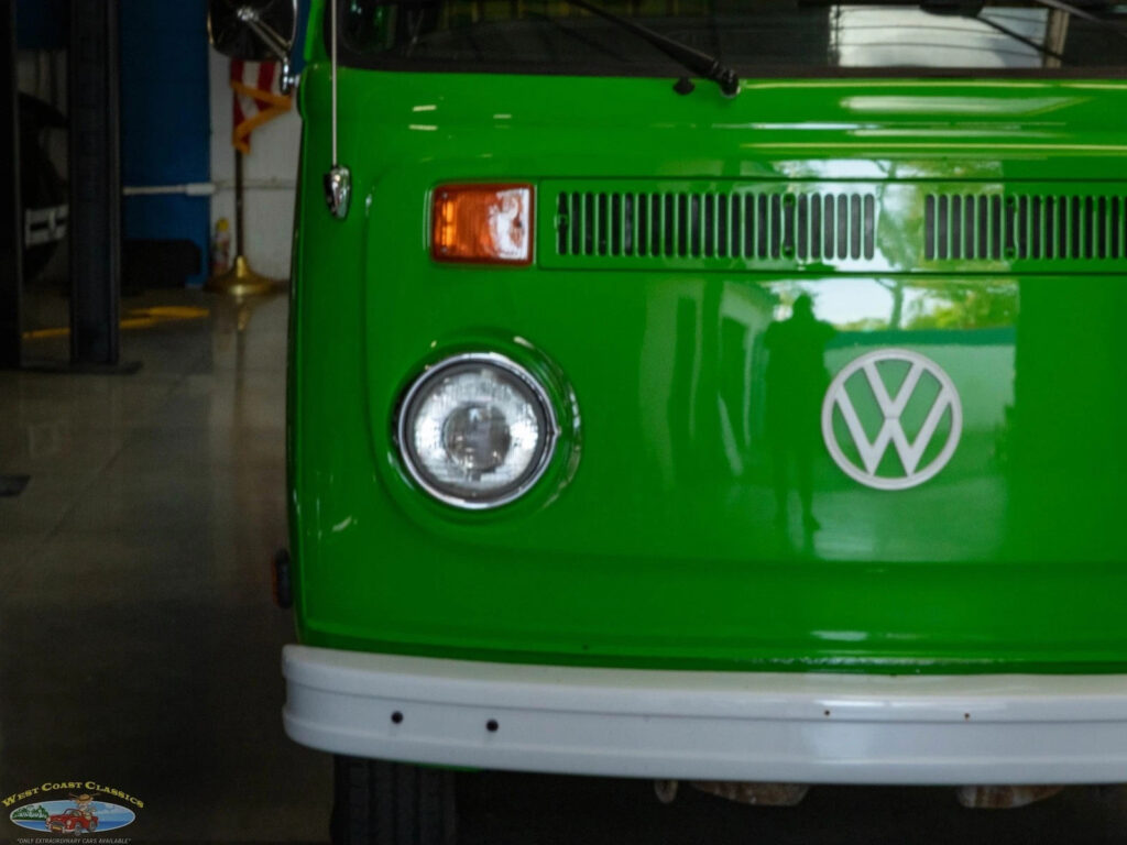 1977 Volkswagen Pop Top Camper Van Bus