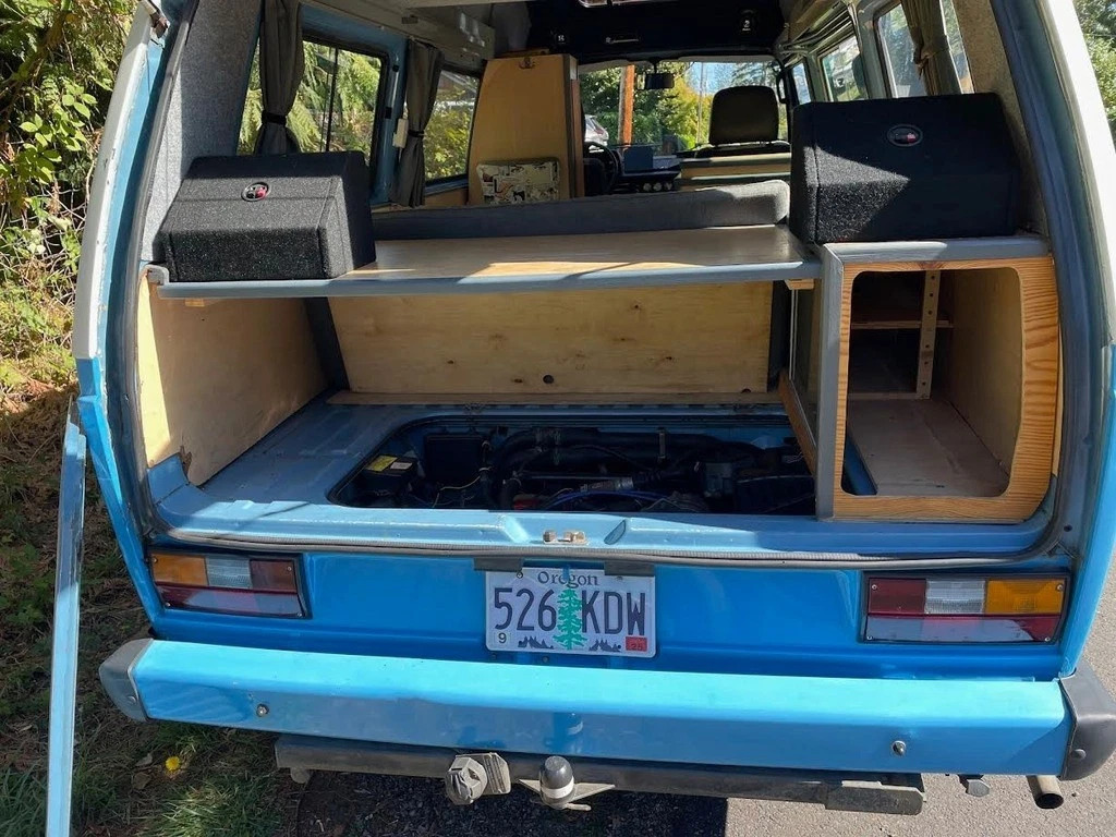 1984 Volkswagen Vanagon Camper 1.9L H4 8V Manual Minivan/van