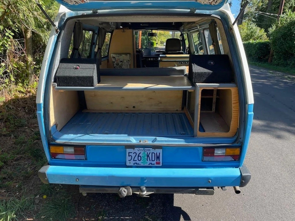 1984 Volkswagen Vanagon Camper 1.9L H4 8V Manual Minivan/van