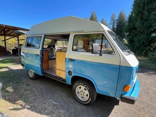 1984 Volkswagen Vanagon Camper 1.9L H4 8V Manual Minivan/van