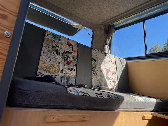 1984 Volkswagen Vanagon Camper 1.9L H4 8V Manual Minivan/van
