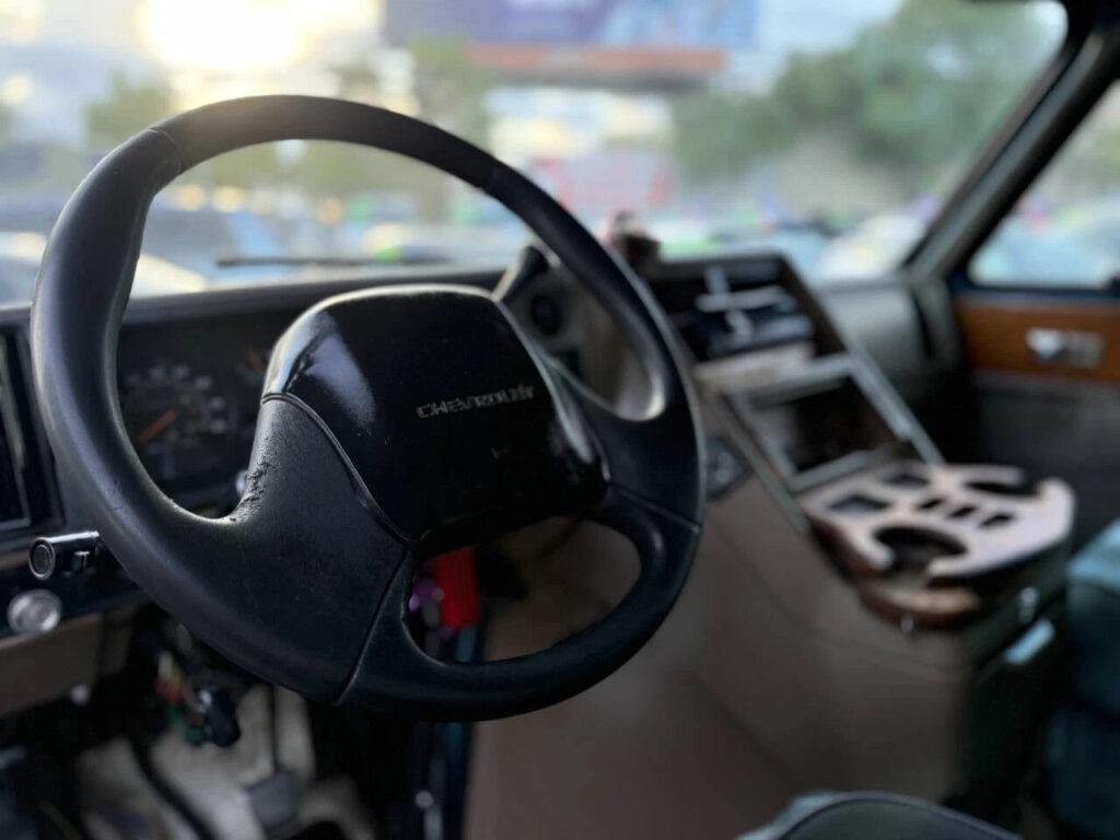 1992 Chevrolet G20 Van Camper RV Sleeper Chevy 350 V8 GMC Mobile Home Florida NR