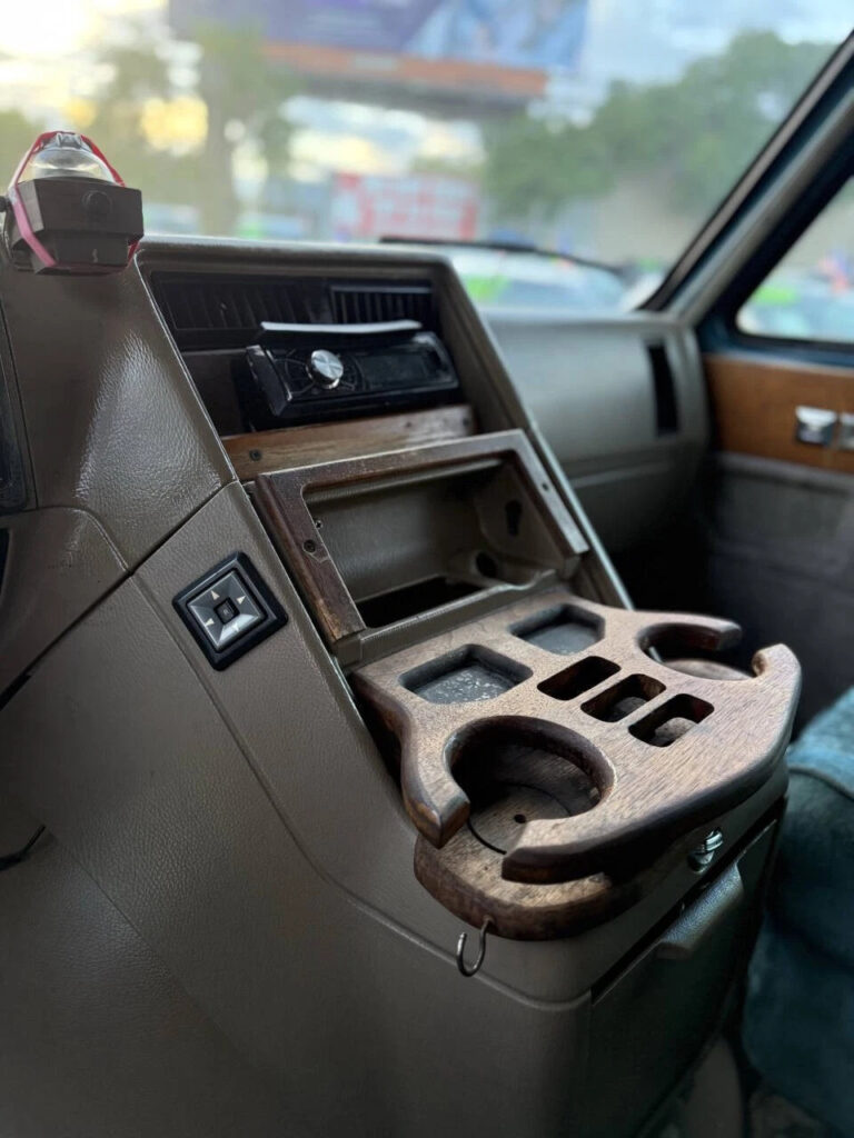 1992 Chevrolet G20 Van Camper RV Sleeper Chevy 350 V8 GMC Mobile Home Florida NR