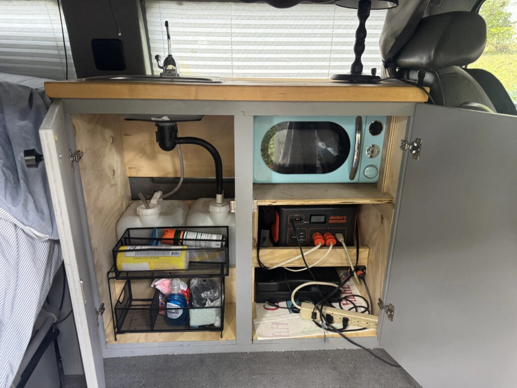 2001 Dodge Ram Campervan