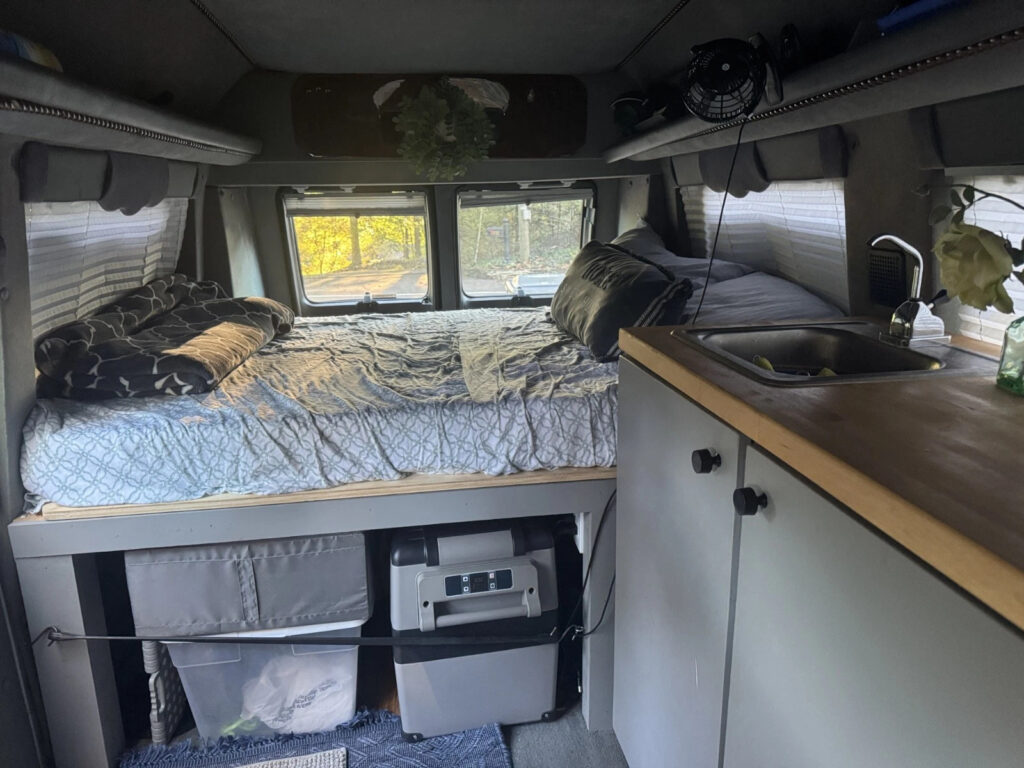 2001 Dodge Ram Campervan