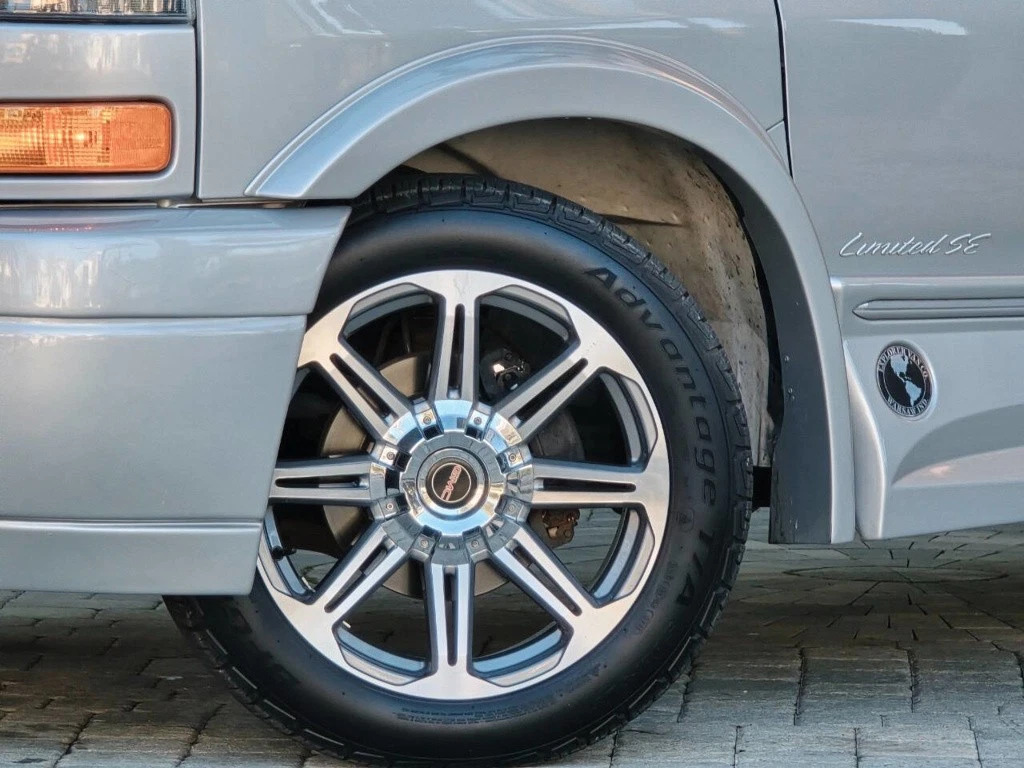 2016 GMC Savana 2500 Explorer Conversion! – 6.0L V8 Clean Carfax 27K Miles!