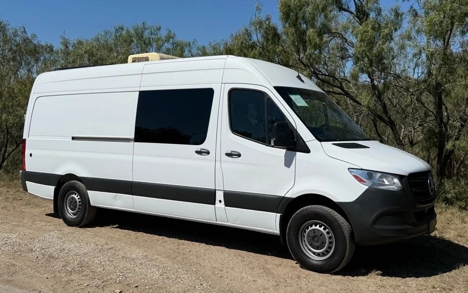 2019 Mercedes Benz Sprinter 2500 Camper van