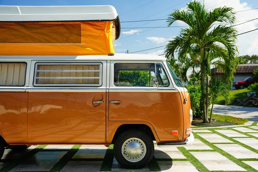 1971 Volkswagen Westfalia Type 2 Camper Bus
