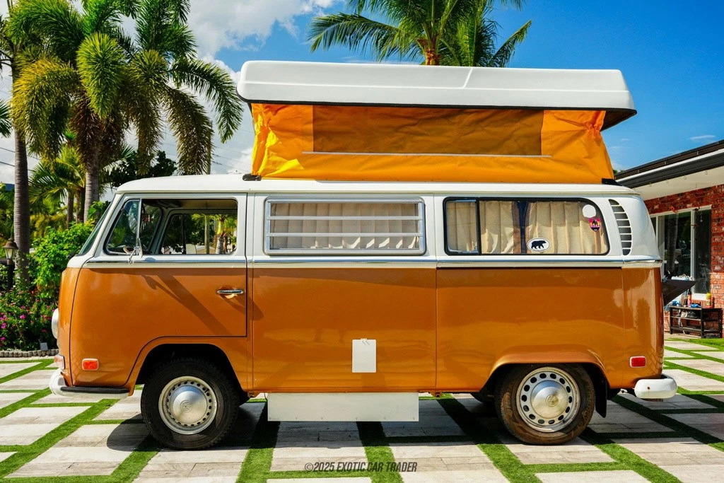 1971 Volkswagen Westfalia Type 2 Camper Bus