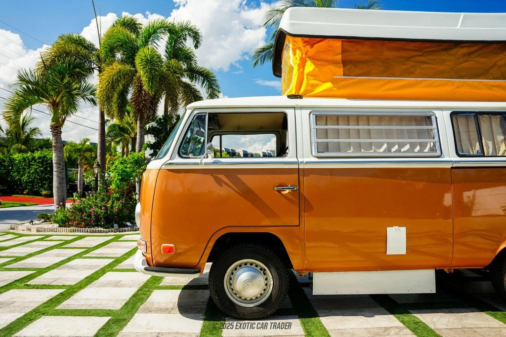 1971 Volkswagen Westfalia Type 2 Camper Bus