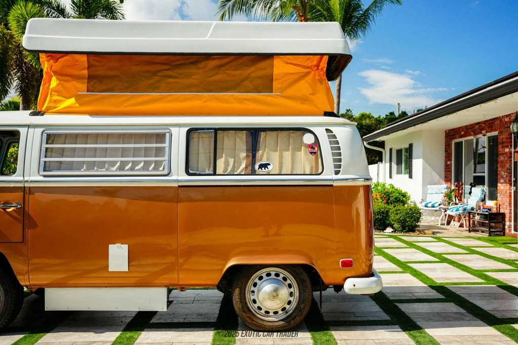 1971 Volkswagen Westfalia Type 2 Camper Bus