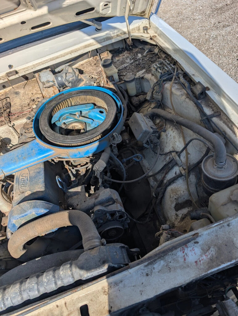 1979 Ford Courier Chinook Camper