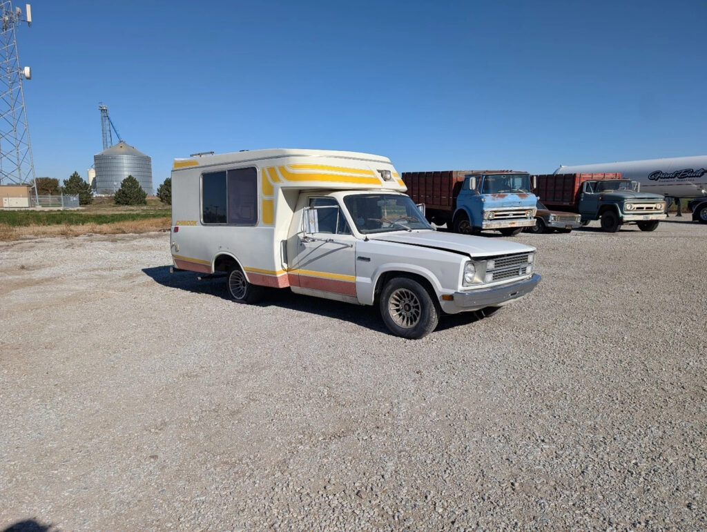 1979 Ford Courier Chinook Camper