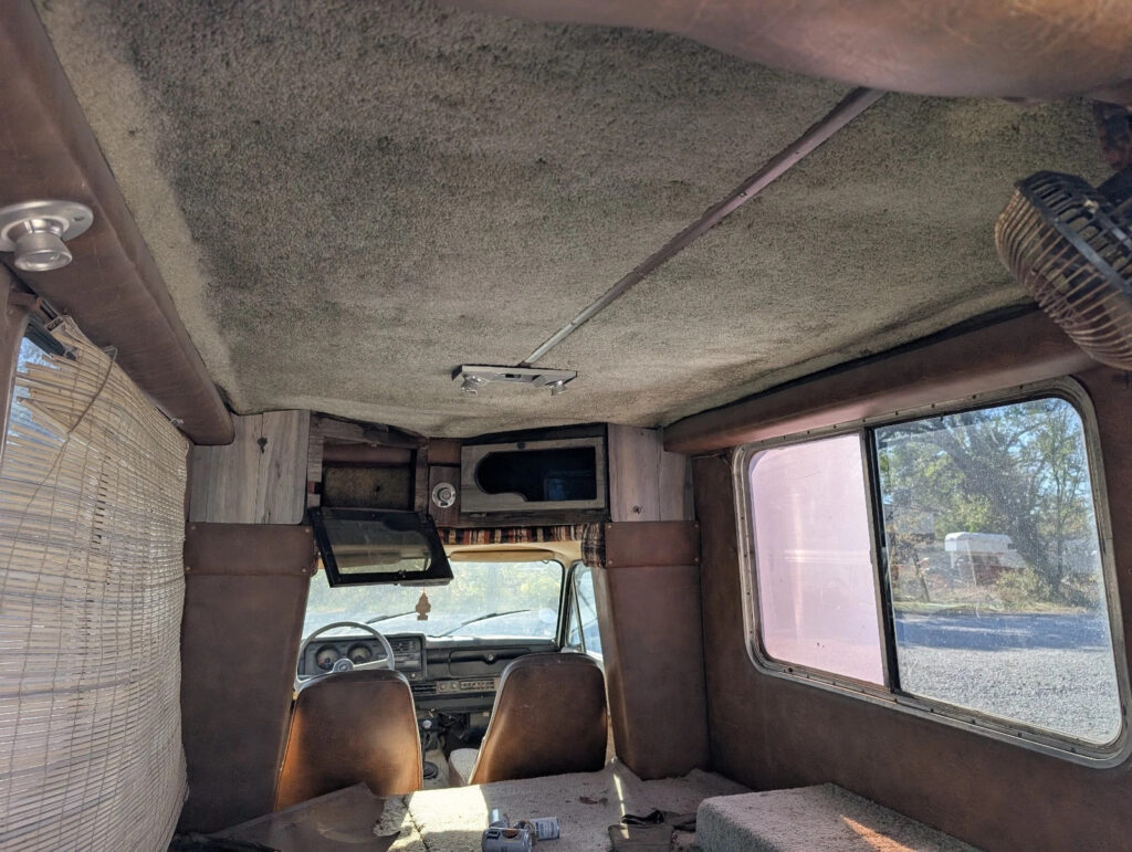 1979 Ford Courier Chinook Camper
