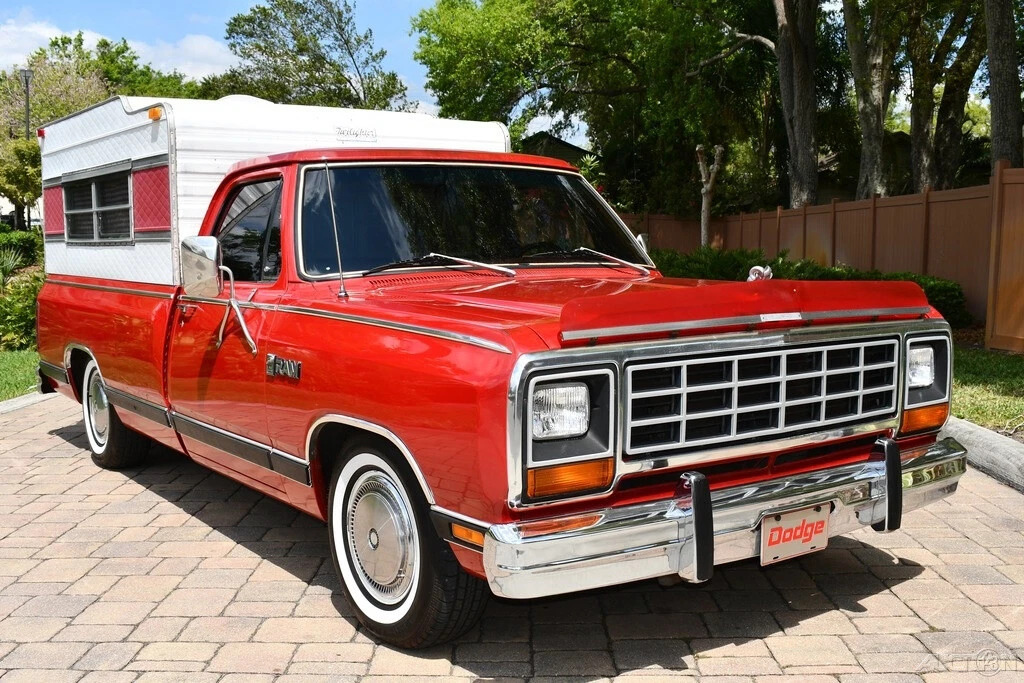 1985 Dodge Ram 1500 Camper Special 5.2L V8 Auto