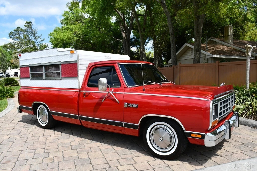 1985 Dodge Ram 1500 Camper Special 5.2L V8 Auto