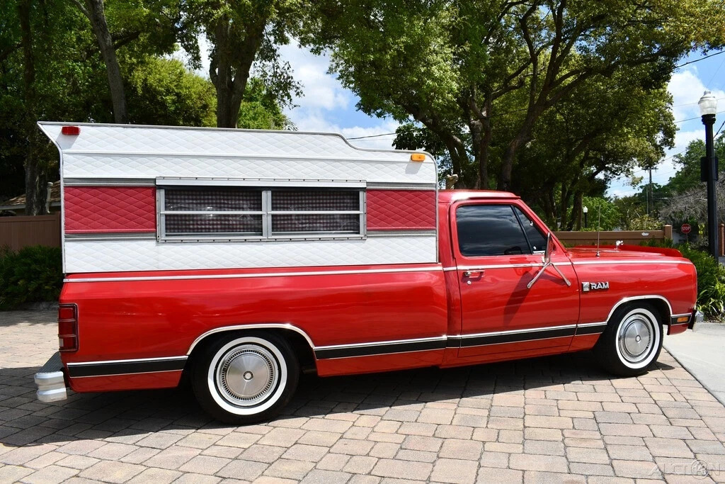 1985 Dodge Ram 1500 Camper Special 5.2L V8 Auto