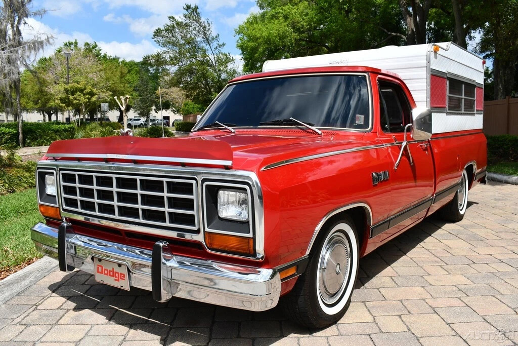1985 Dodge Ram 1500 Camper Special 5.2L V8 Auto