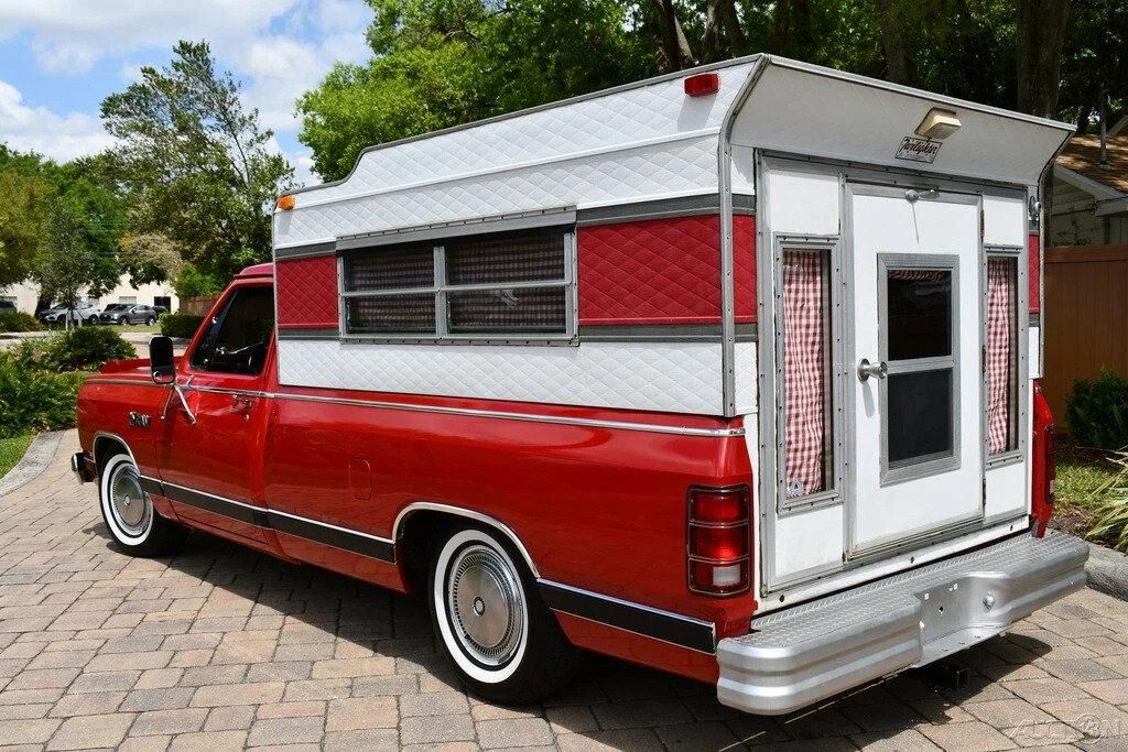 1985 Dodge Ram 1500 Camper Special 5.2L V8 Auto