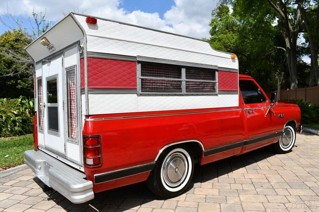 1985 Dodge Ram 1500 Camper Special 5.2L V8 Auto