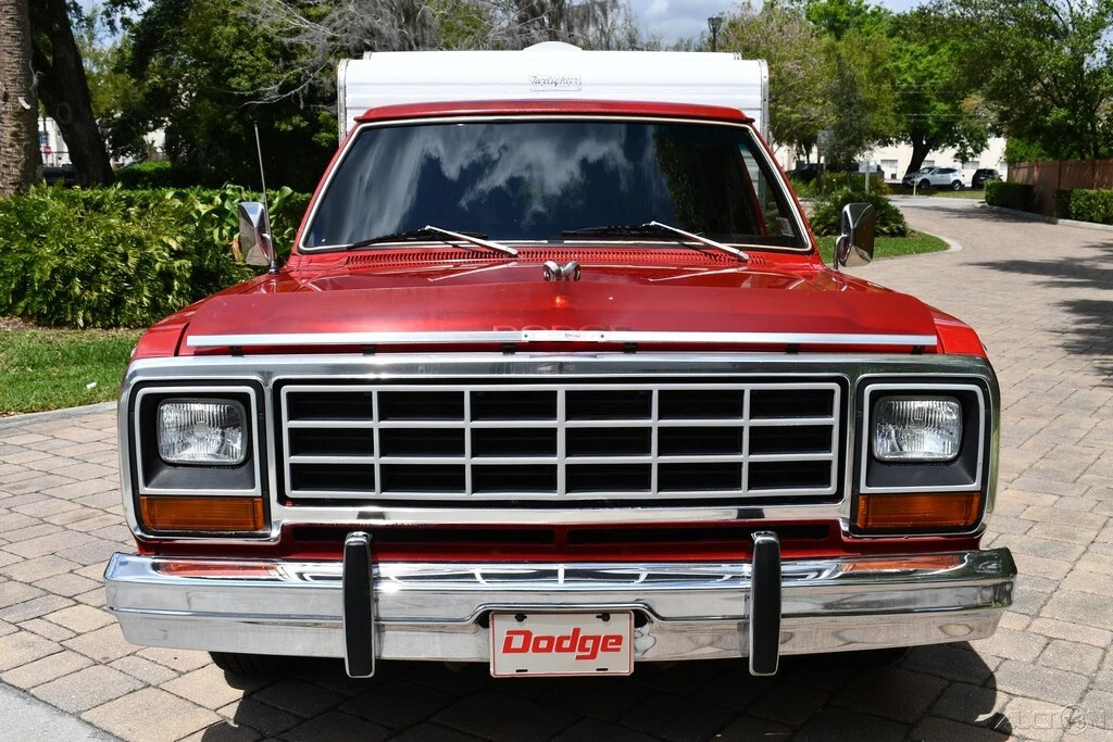 1985 Dodge Ram 1500 Camper Special 5.2L V8 Auto