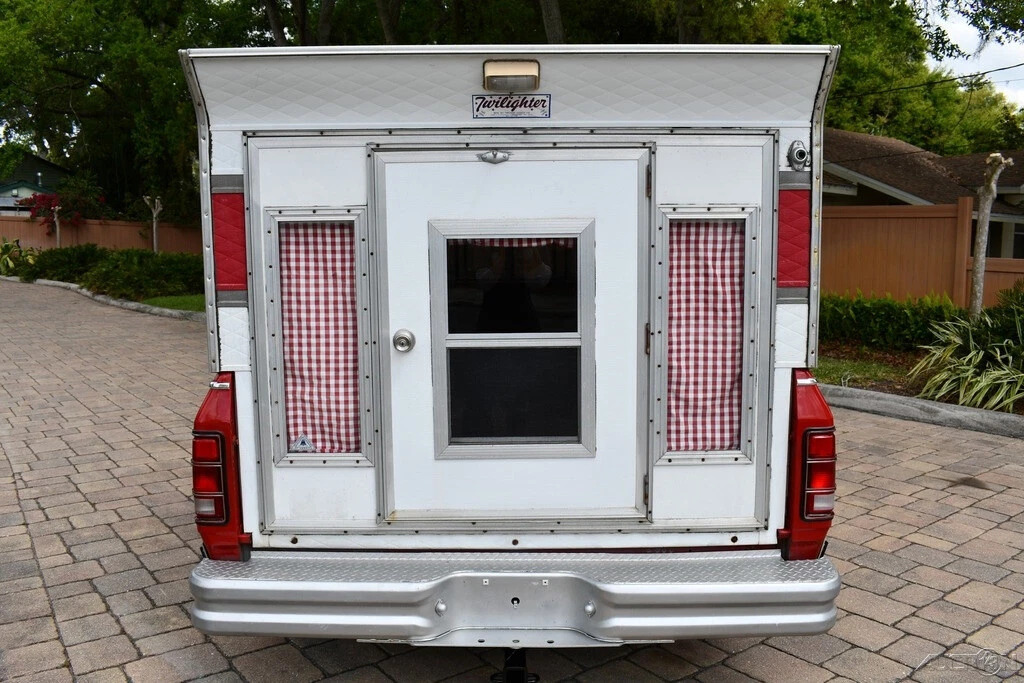 1985 Dodge Ram 1500 Camper Special 5.2L V8 Auto