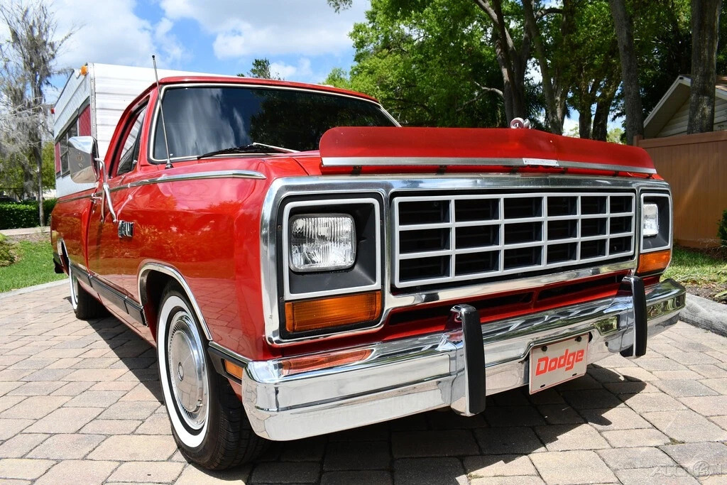 1985 Dodge Ram 1500 Camper Special 5.2L V8 Auto
