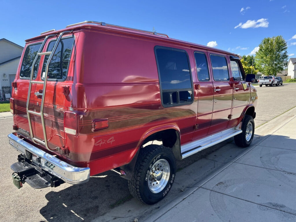 1986 Chevrolet G20 Van Contempo