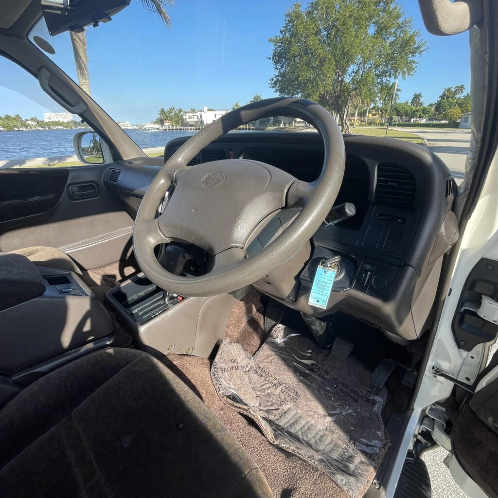 1994 Toyota Hiace VAn Super Custom Limited Low 47K Miles Camper 4WD Diesel