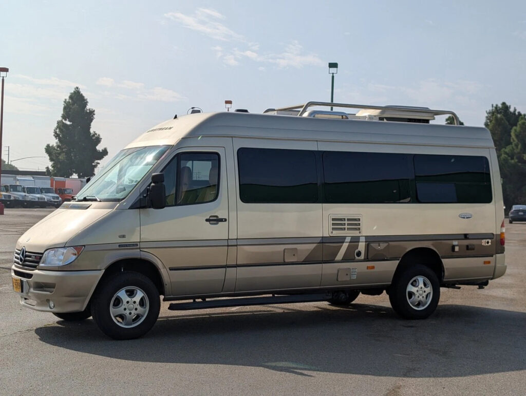 2005 Mercedes-Benz Sprinter 2500 Airstream Camper High Roof Passenger Van 18217