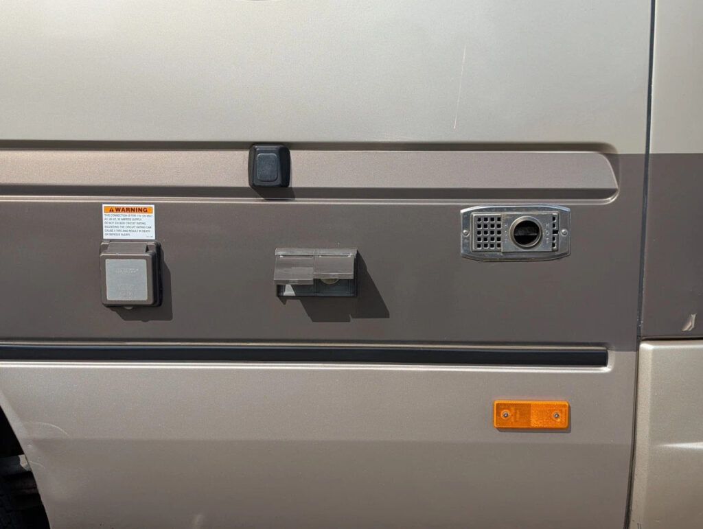 2005 Mercedes-Benz Sprinter 2500 Airstream Camper High Roof Passenger Van 18217