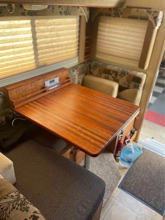 2007 Chevrolet Silverado 2500 LT1 Regular Cab w/ 2008 Lance 915 Truck Camper