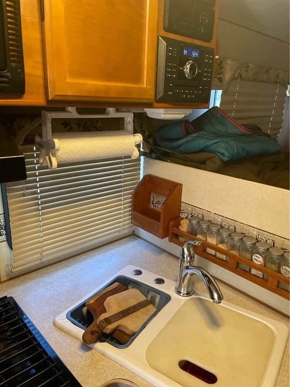 2007 Chevrolet Silverado 2500 LT1 Regular Cab w/ 2008 Lance 915 Truck Camper