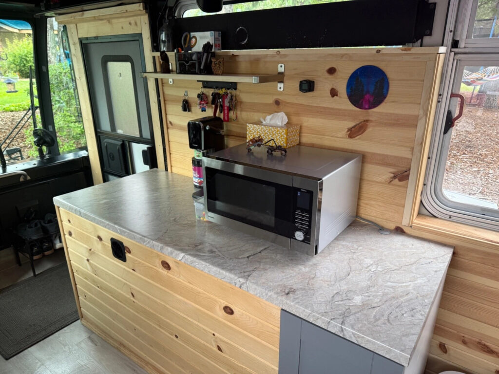 2008 Gillig BUS TINY House Conversion