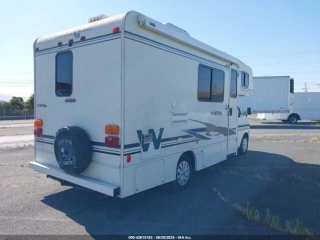 Beautiful 2002 Winnebago Vista 21B