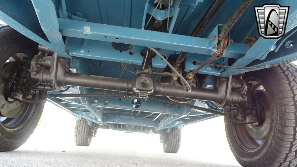 Teal & White 1994 Volkswagen Bus 4 Cyl 1600cc Speed Manual