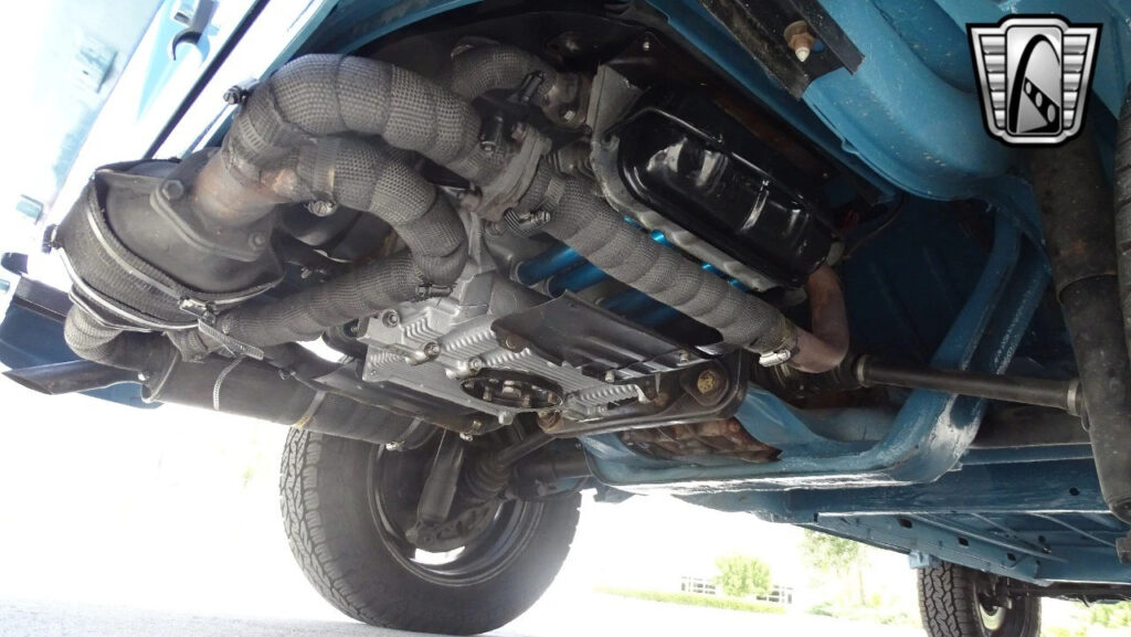 Teal & White 1994 Volkswagen Bus 4 Cyl 1600cc Speed Manual