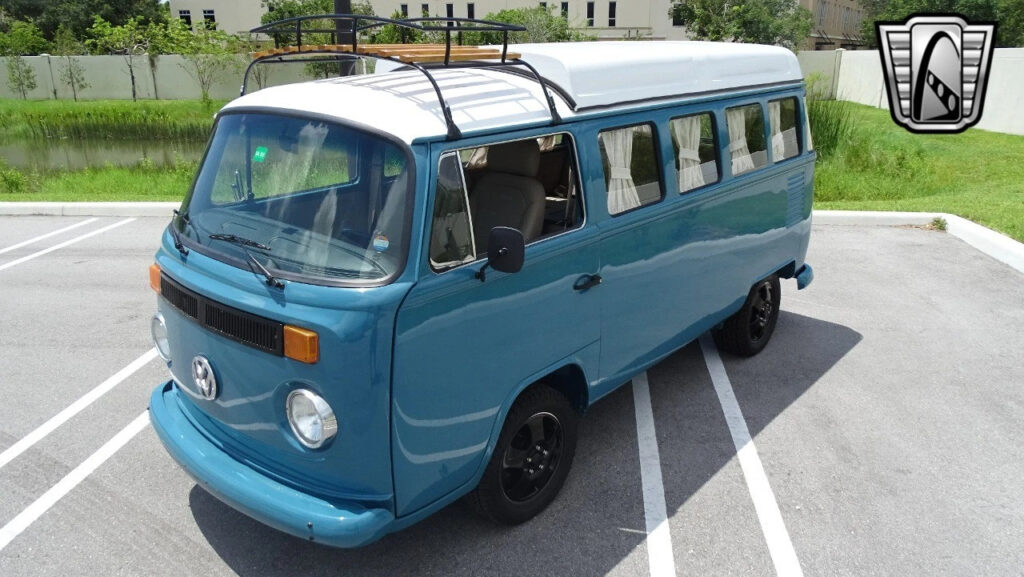Teal & White 1994 Volkswagen Bus 4 Cyl 1600cc Speed Manual