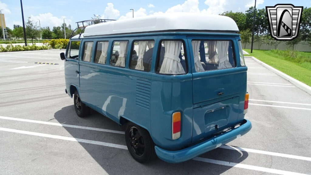 Teal & White 1994 Volkswagen Bus 4 Cyl 1600cc Speed Manual